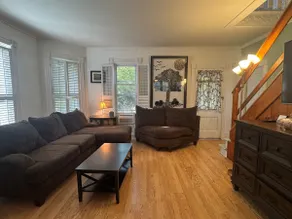 Laurens Manor - Charming 4 bedroom in the quaint V - Image 2