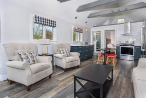 7 Min-Drive to Beach: Cozy Cottage & Yard - Image 2