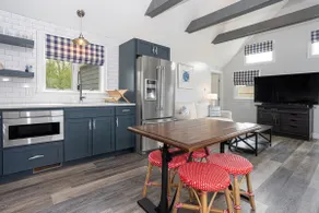 7 Min-Drive to Beach: Cozy Cottage & Yard - Image 5
