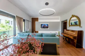 Luxury flat at archaeological museum - Image 4