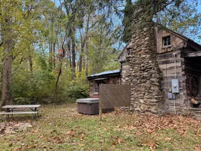 The Old Dam Cabin - Image 4