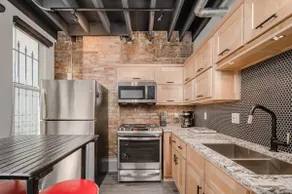 Vintage Downtown Loft w/Old School Pinball Machine - Image 2