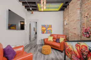 Vintage Downtown Loft w/Old School Pinball Machine - Image 3