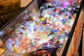 Vintage Downtown Loft w/Old School Pinball Machine - Image 4