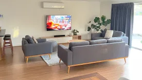 Sunbury on the Park - netflix, table tennis - Image 4