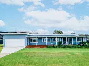 Blue Lagoon Hamptons Style Holiday Home facing the Lagoon at Harrington - Image 2