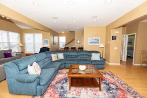 Large 5BR Home: Sleeps 12! Private Beach Access - Image 4