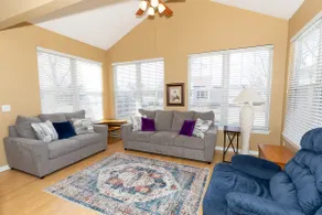 Large 5BR Home: Sleeps 12! Private Beach Access - Image 5