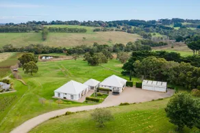 Shoreham Homestead Walk to Vineyards - Image 5