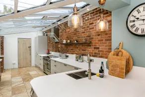 Lodge Farm - Stunning 3 Bed with Large Garden! - Image 5