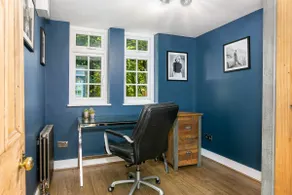 Lodge Farm - Stunning 3 Bed with Large Garden! - Image 4