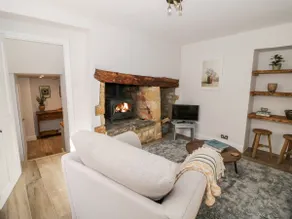 Ashton House - Image 5