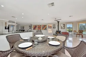 Noble Willow Estate Lovedale. Super Spacious, with views and pool - Image 4