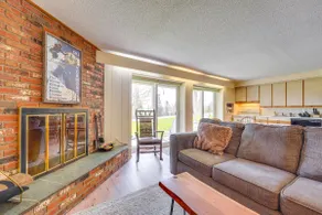 Ski-In/Ski-Out Bromley Mtn Condo: Wood Fireplace! - Image 4
