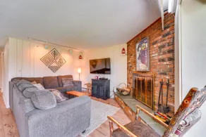 Ski-In/Ski-Out Bromley Mtn Condo: Wood Fireplace! - Image 5