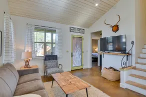 Buena Vista Vacation Home: Hot Tub, Mountain Views - Image 4
