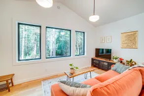 Peaceful Mendocino Cottage Surrounded By Redwoods - Image 5