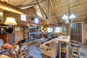 Remote Escape: Klamath Falls Cabin By Lake & Hikes - Image 4