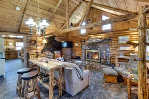 Remote Escape: Klamath Falls Cabin By Lake & Hikes - Image 3
