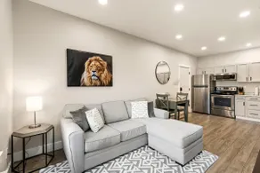 Downtown One Bedroom Apartment Fully Furnished - Image 2