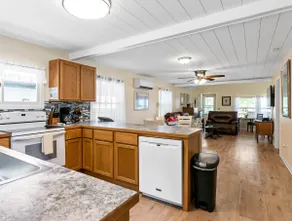 Morningside Vista Lake House-Idyllic Lakefront Home Dog-Friendly - Image 3
