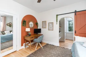 Gypsy Haven: Walk Downtown + Sunroom - Image 5