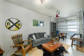 Modern home w/garage converted game room! - Image 2