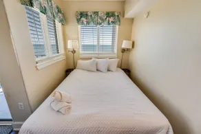 9th Floor Studio, Breathtaking Ocean Front, Pools! - Image 3