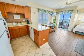 9th Floor Studio, Breathtaking Ocean Front, Pools! - Image 2