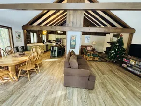 Updated Chalet. Minutes from Mt, Lakes and Golf. - Image 4