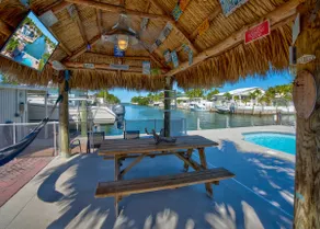 Private Pool, 40’ Dock, Tiki Hut, Open Water Views - Image 4