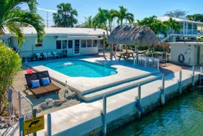 Private Pool, 40’ Dock, Tiki Hut, Open Water Views - Image 2