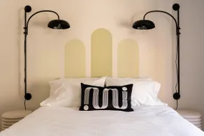 Luxurious Old Montreal Pl. Royale 401 Apartment - Image 3