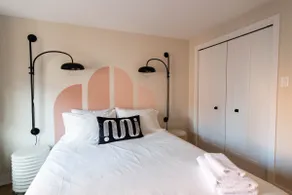 Luxury Apartment Old Montreal, Pet Friendly, Wifi - Image 2