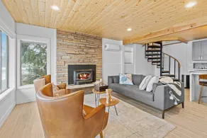 Vashon Waterfront Getaway: Pet & Family Friendly! - Image 5