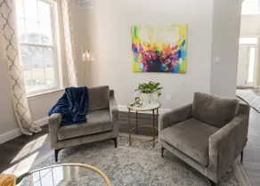 Modern, Spacious & Great Location - Image 5