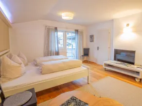 Large apartment, only 400m from the ski lift - Image 5