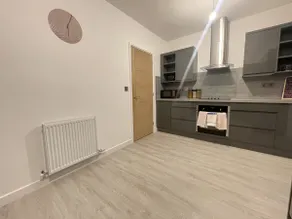QUARTZ - 2BR apart, with Garden NR Abbey Stadium - Image 5