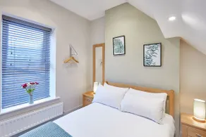 Host & Stay - Ramblers Retreat - Image 3