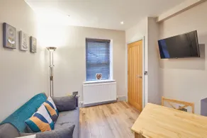 Host & Stay - Ramblers Retreat - Image 5
