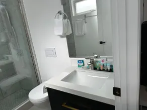 Dimond Abode #1 Modern 2BR/2BA with EV Charger - Image 4