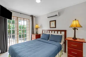 Fast Free WiFi, Pool, Caribbean sea Views - Image 5