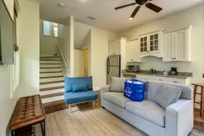 Cute little Cottage! Perfect Getaway! 2 Pools! SLEEPS 4! - Image 2