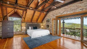 Romantic, Secluded Retreat With Amazing Views - Image 5