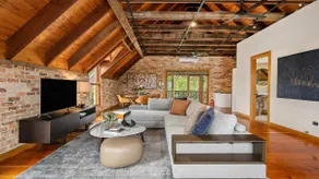 Romantic, Secluded Retreat With Amazing Views - Image 3