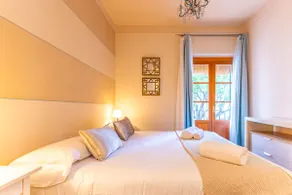 Modern and bright apartment in the heart of Triana - Image 2