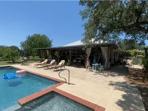 Happy Trails Cowboy Cabin HOT TUB POOL on 12 ac - Image 2