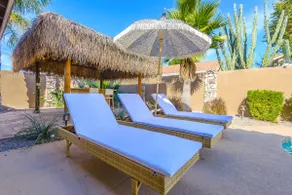 Boho 4BR Retreat Heated Pool Spa Tiki Bar - Image 3