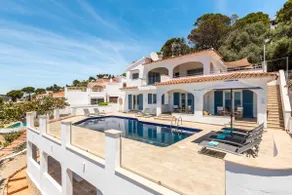 V50| Villa with a beautiful view - Image 4