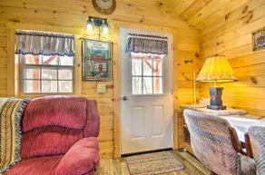 Creek Views & Grill: Idyllic Florence Cabin - Image 5